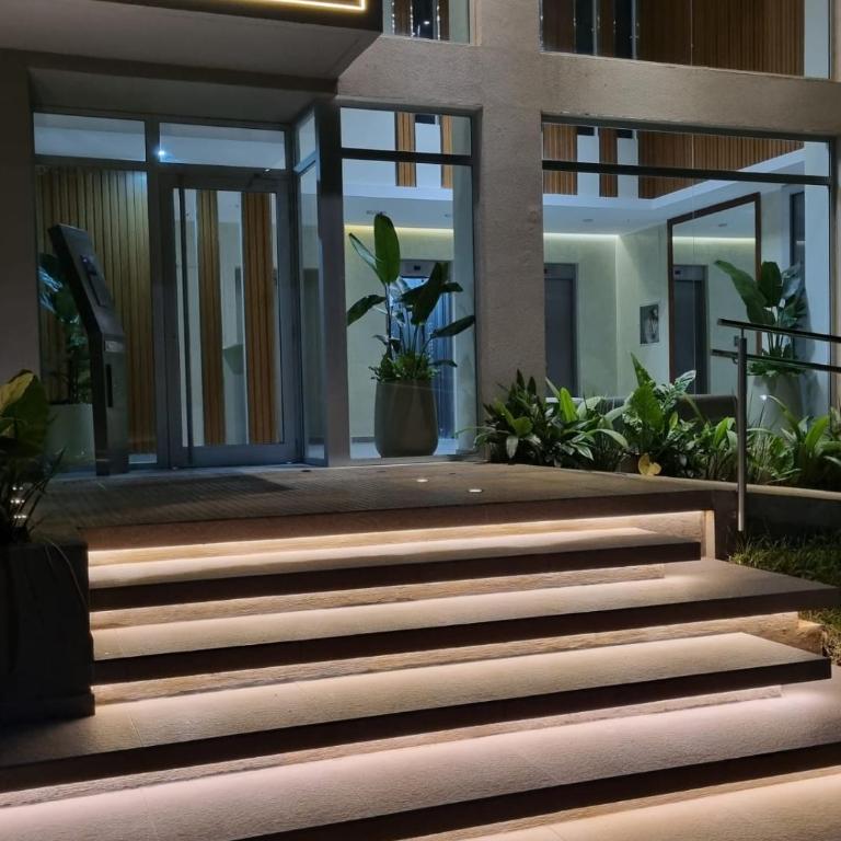 Lobizon Semipiso alto y nuevo 2 baños 2 dormitorios 95m2 Excelente ubicacion - Apartamento de 2 dormitorios - 2
