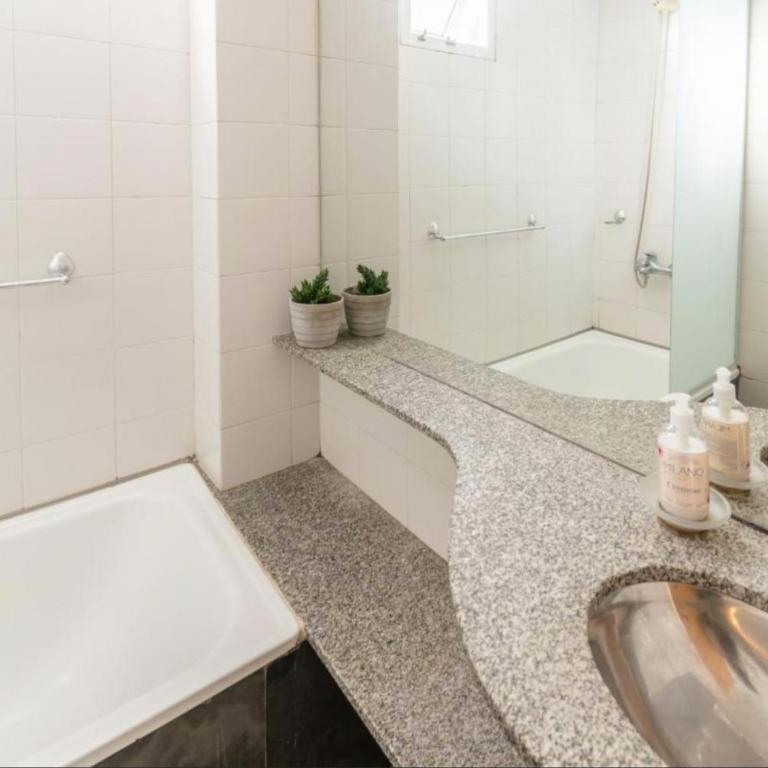 Luminoso departamento en la zona más exclusiva de Rosario - Apartamento de 2 dormitorios - 6