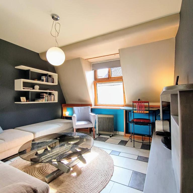 On The Terrace La Vida Joy Mansard Top Kitchen - Apartment - 11
