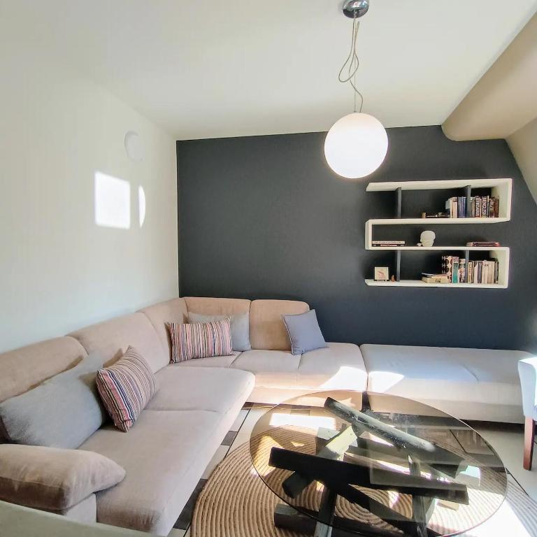 On The Terrace La Vida Joy Mansard Top Kitchen - Apartment - 14