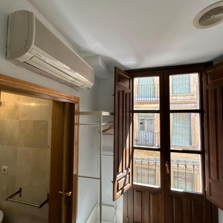 Hostal El Olivo - Single Room with Private Bathroom - 10