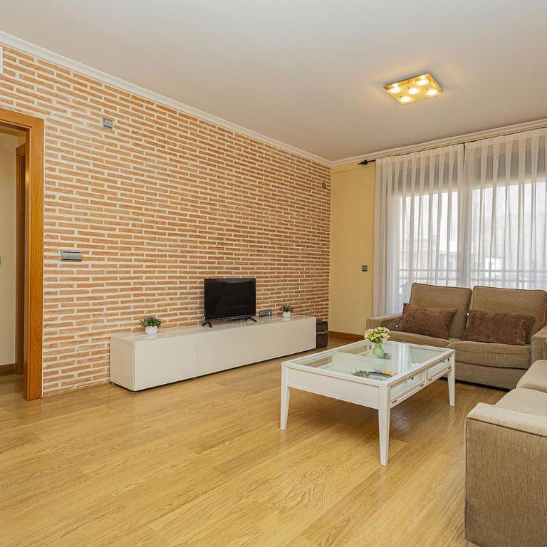 065 City Heart Retreat Alicante-Holiday - Apartment with Balcony - 1