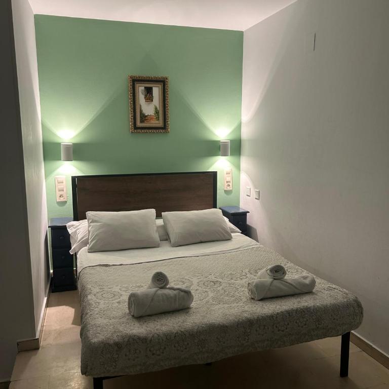 Hostal El Olivo - Triple Room with Terrace - 7