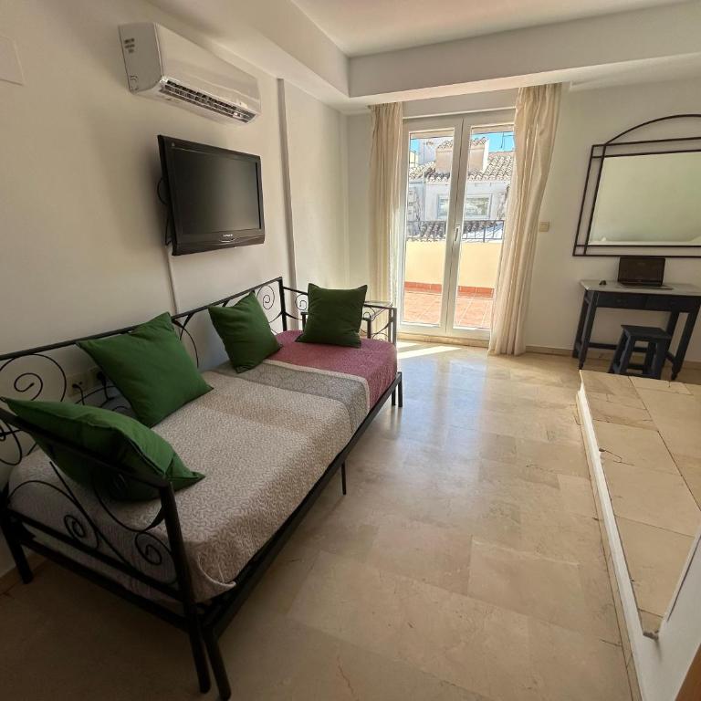 Hostal El Olivo - Triple Room with Terrace - 8