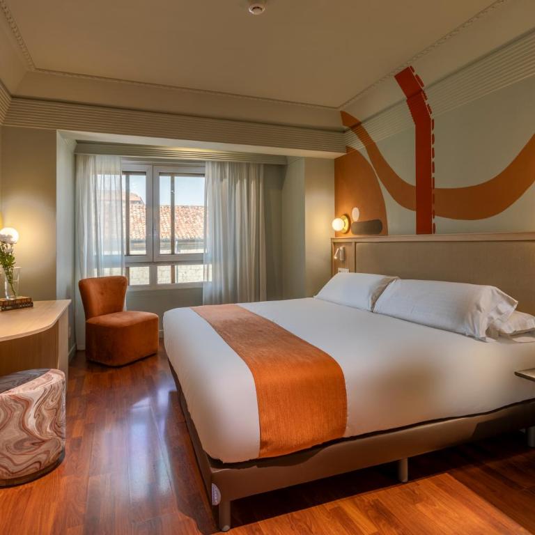 Hotel Corona de Castilla Burgos - Habitación Doble Premium Exterior con cama extragrande - 2