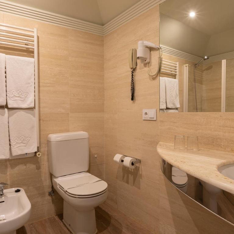 Hotel Corona de Castilla Burgos - Habitación Doble Premium Exterior con cama extragrande - 5