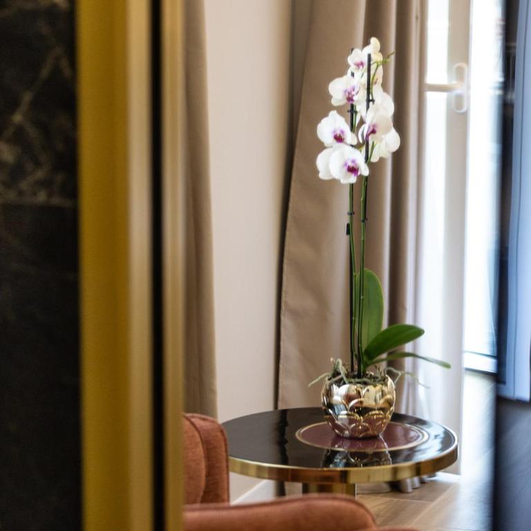 Mavi Luxury Suites - Camera Matrimoniale Deluxe con Vasca - 3