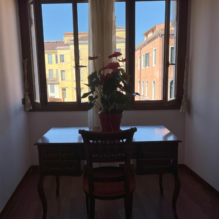 Hotel San Luca Venezia - Appartamento con 2 Camere da Letto e Terrazza - 7
