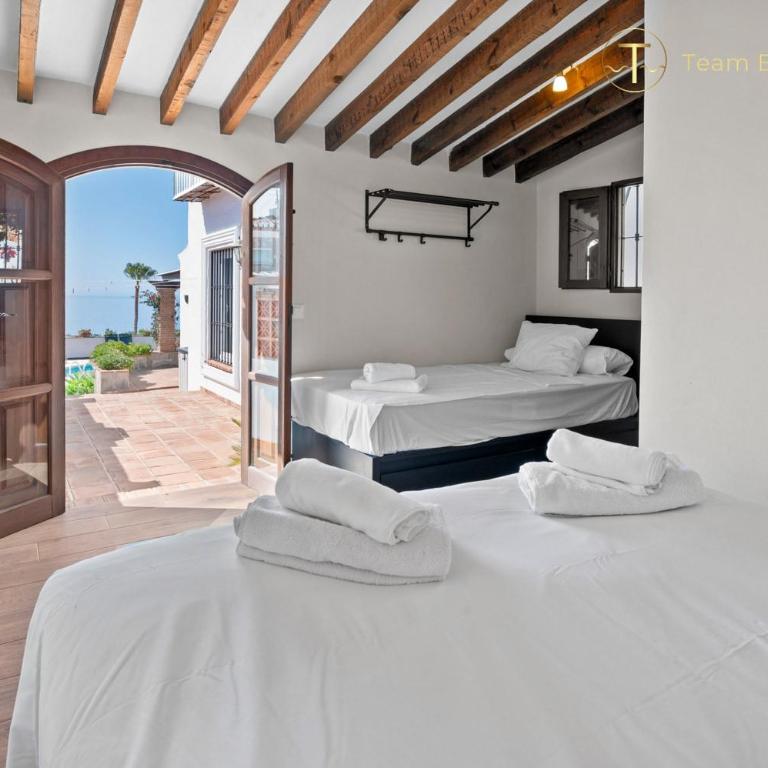 Luxury Sea View Villa with Optional privat Heated Pool - Villa with Private Pool - 27