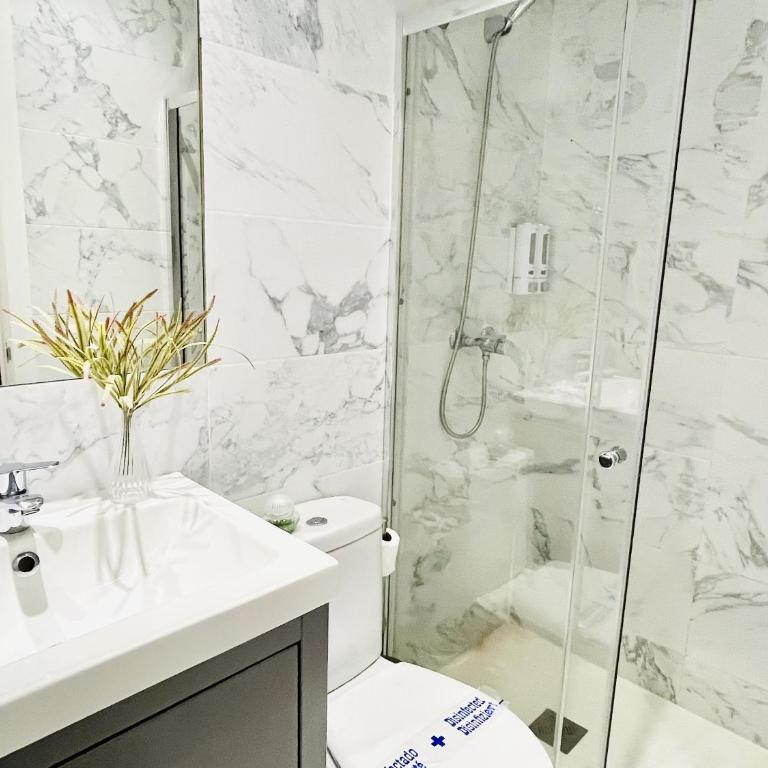 dPLACE To Be - Luxury Apartment in Historic Center - Two-Bedroom Deluxe Apartment with Balcony - 12