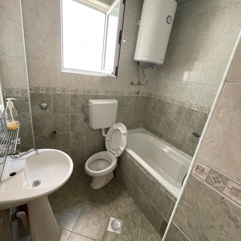 Lazorja Rooms - Studio with Balcony (3 Adults) - 11