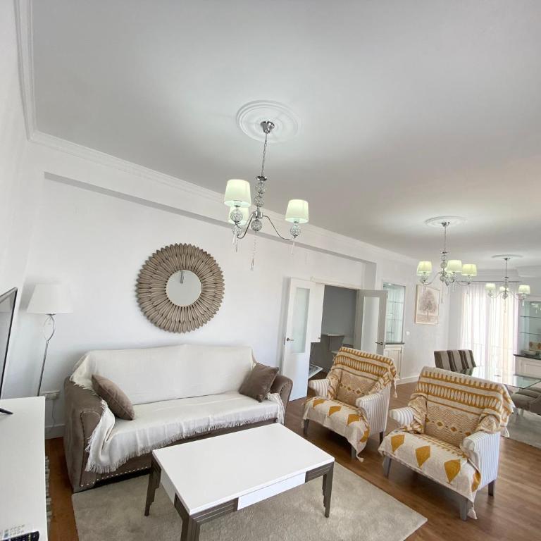 Precioso Ático de Lujo en Calle Ancha - Apartamento de 3 dormitorios - 56