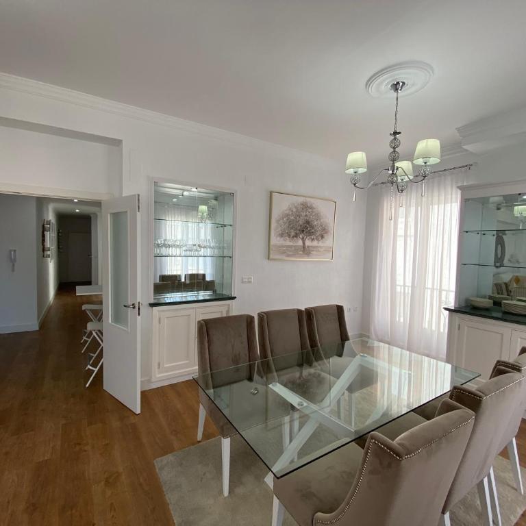 Precioso Ático de Lujo en Calle Ancha - Apartamento de 3 dormitorios - 50