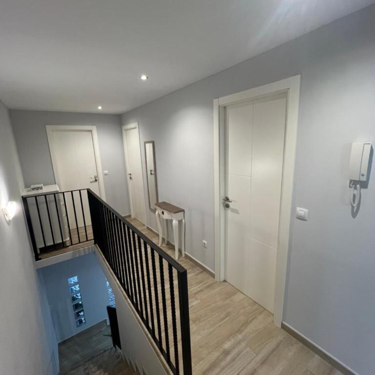 SUNSHINE House - Four-Bedroom House - 13