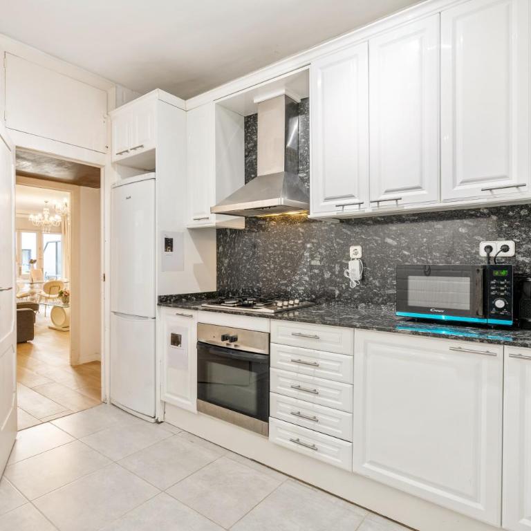 Big Central Barcelona Flat - 4BR for 7 - Apartamento - 25