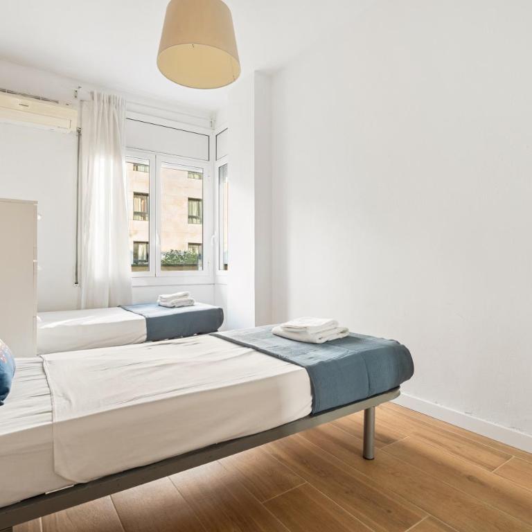Big Central Barcelona Flat - 4BR for 7 - Apartamento - 16