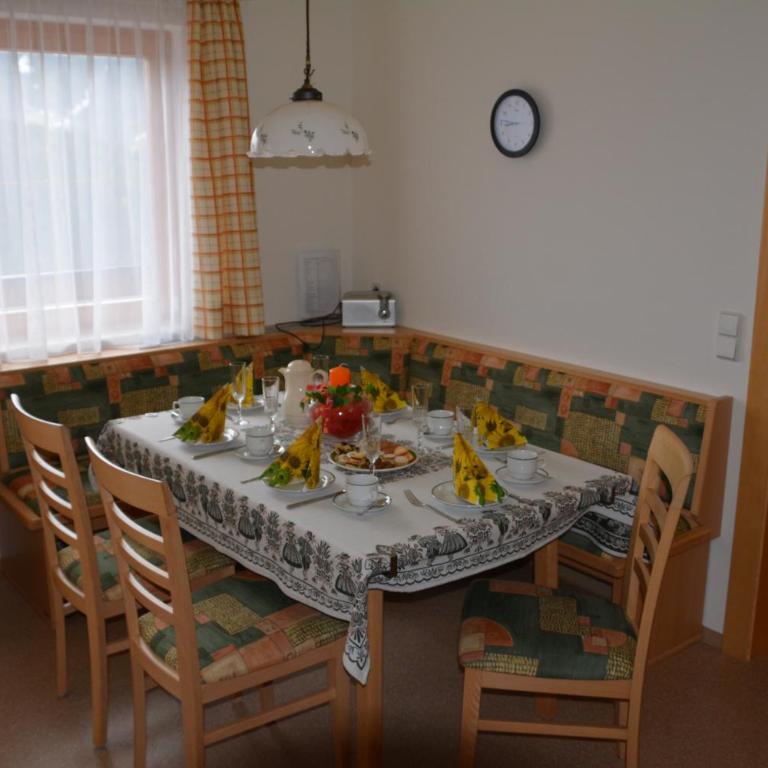 Haus Erika - Apartment mit 2 Schlafzimmern und Bergblick - 50