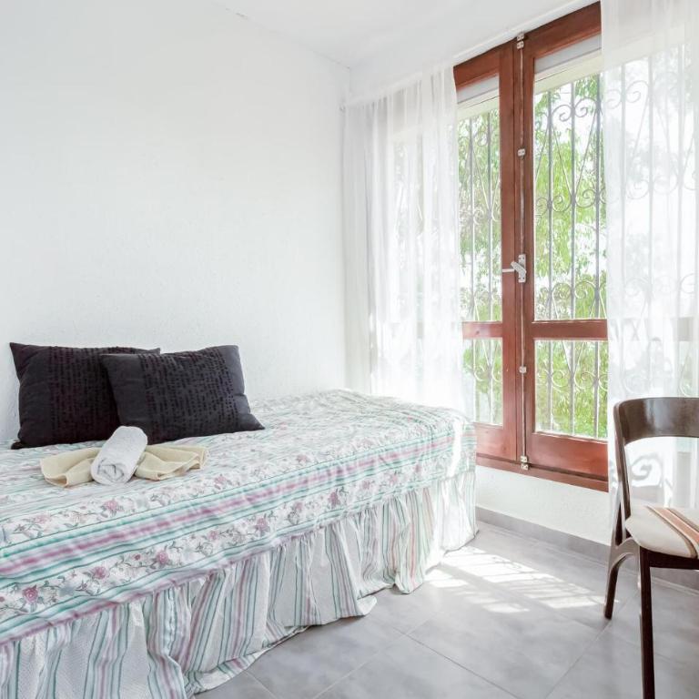3 Bedroom Beautiful Apartment In Torrevieja - Three-Bedroom Apartment - 10