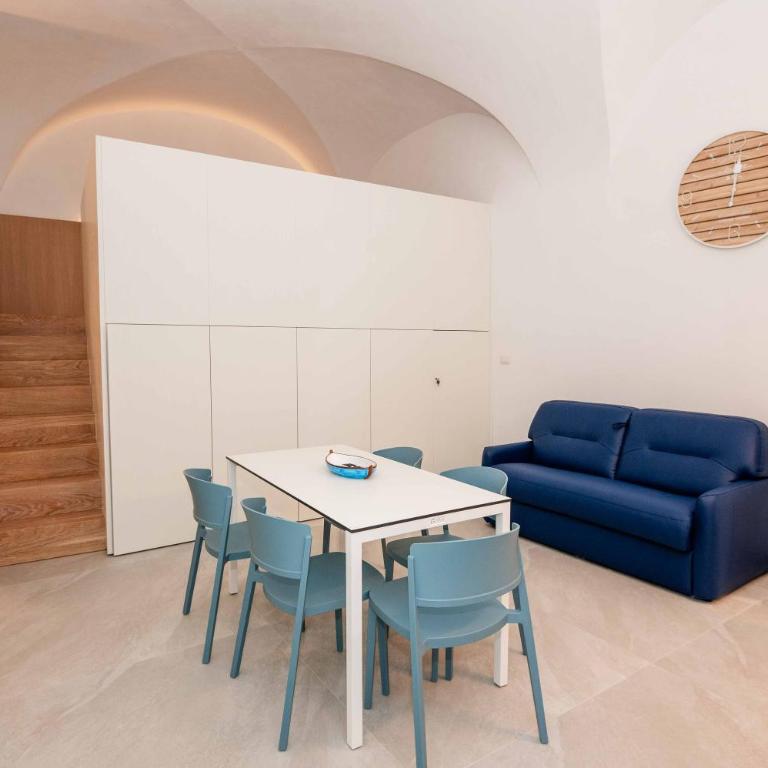Al Faro Deluxe - One-Bedroom Apartment - 2