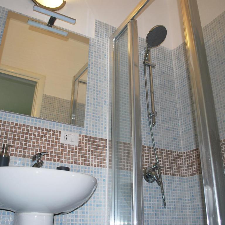 San Peter's Corner - Camera Matrimoniale con Bagno Privato - 2