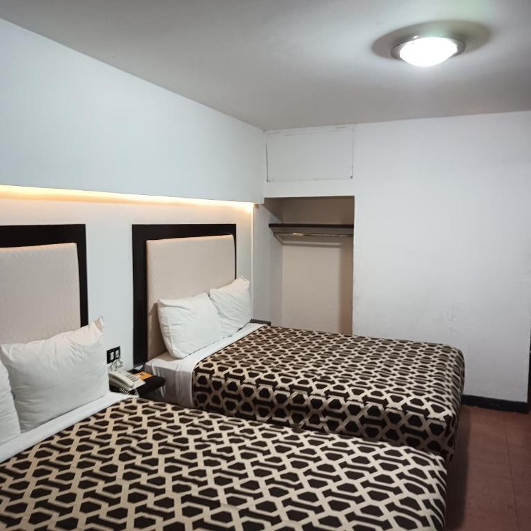 Hotel Essen's - Double Room with Two Double Beds with Lake View - 18