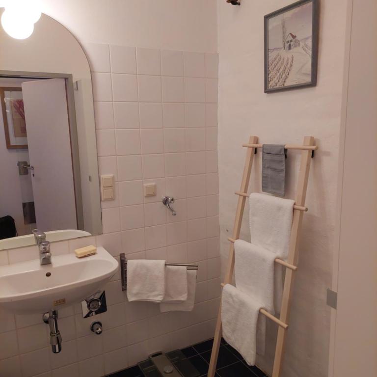 Cool Flat at Renaissance Castle - 3BR - Apartment mit Gartenblick - 2