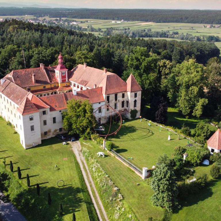 Cool Flat at Renaissance Castle - 3BR - Apartment mit Gartenblick - 1