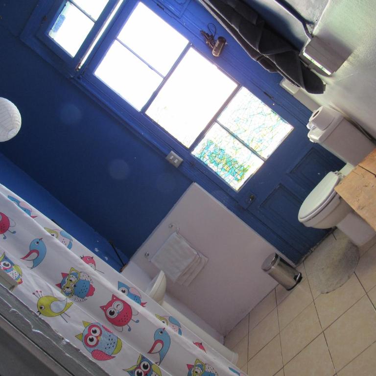 Valparadise Hostel - Habitación con cama grande y balcón - 3