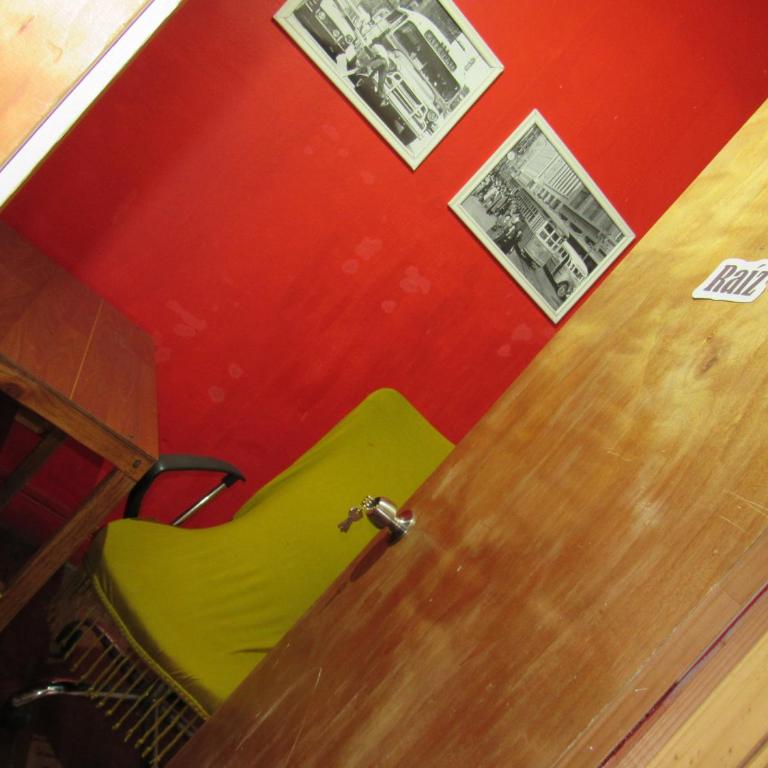 Valparadise Hostel - Habitación con cama grande y balcón - 4