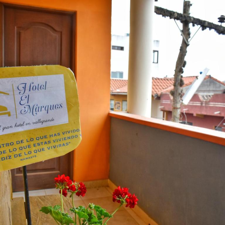 Hotel el Marqués - Family Room with Private Bathroom - 1