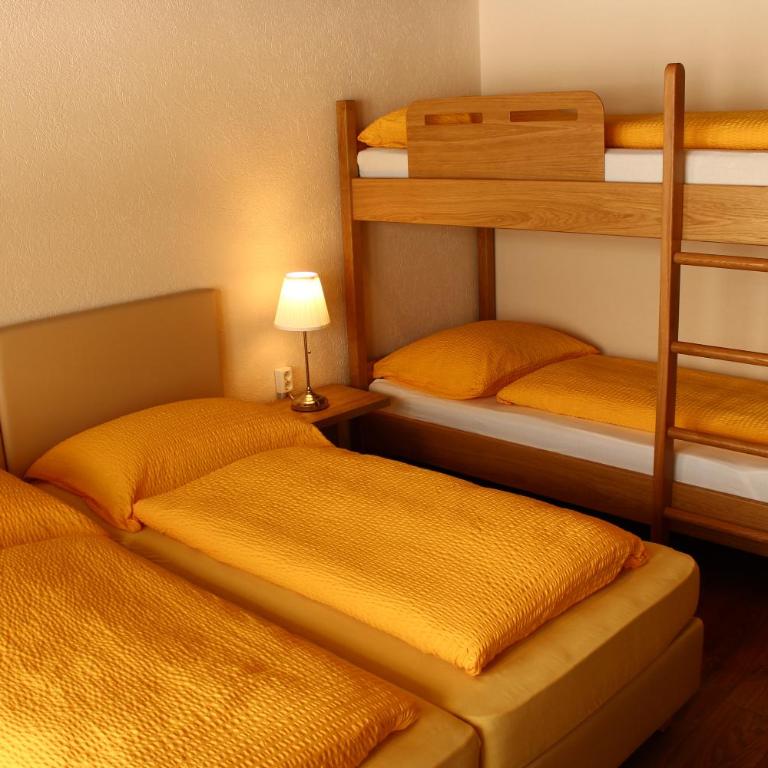 Hotel Sonnenhof - Familienzimmer mit Bergblick - 7