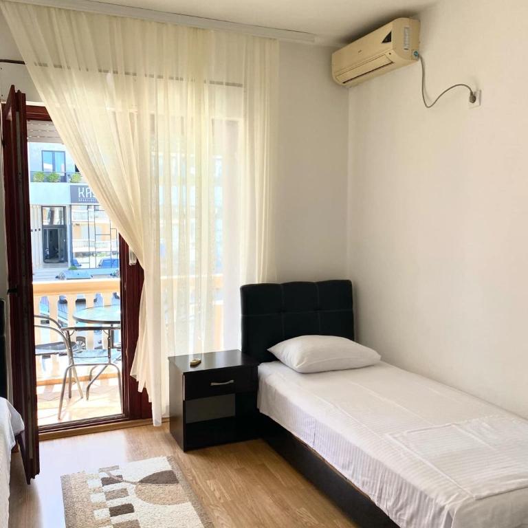 Dragovoja Lux Apartments & Rooms - Quadruple Room with Garden View - 1
