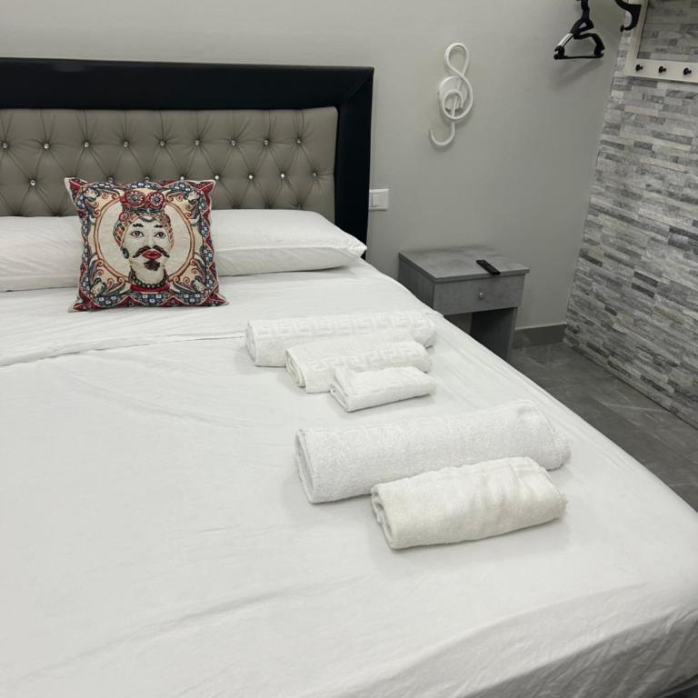 Fanale House - One-Bedroom Apartment - 42