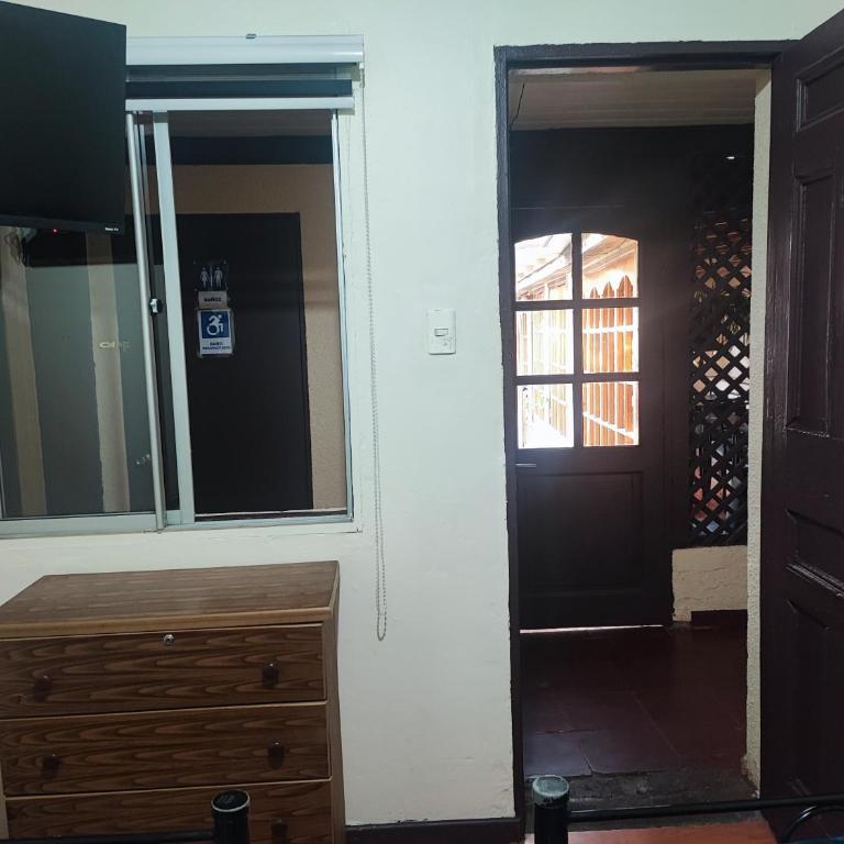 Hostal Fernanda - Double Room - 11