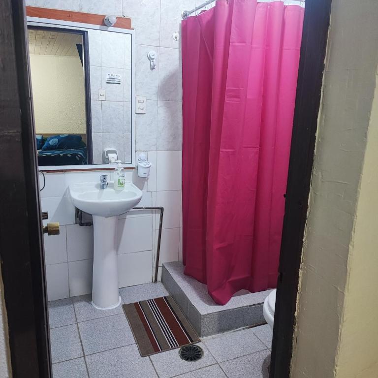 Hostal Fernanda - Family Room - 8