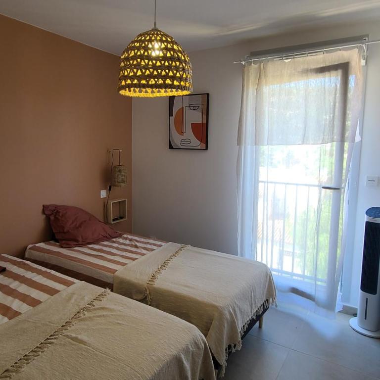 Appartement climatisé T3 vue mer de 63 M2 - 2 chambres et belle terrasse de 23 M2 - Appartement 2 Chambres avec Terrasse et Vue sur la Mer - 23