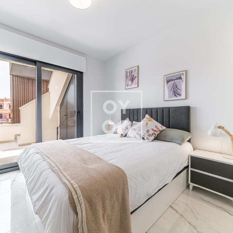 Amanecer Signature Penthouse - high-end rooftop terrace - by OYOOSTAYS - Apartamento Deluxe de 2 dormitorios con vistas al jardín - 15