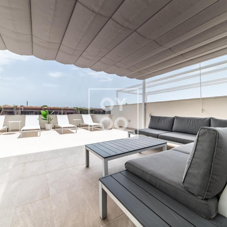 Amanecer Signature Penthouse - high-end rooftop terrace - by OYOOSTAYS - Apartamento Deluxe de 2 dormitorios con vistas al jardín - 5