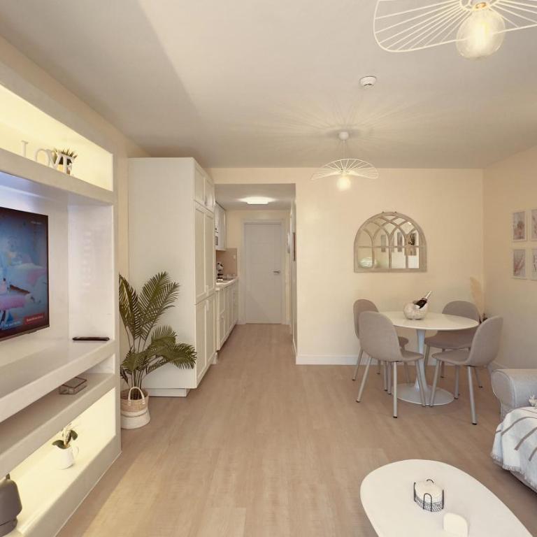 Golden Dream, Swimming Pool and parking - One-Bedroom House - 5