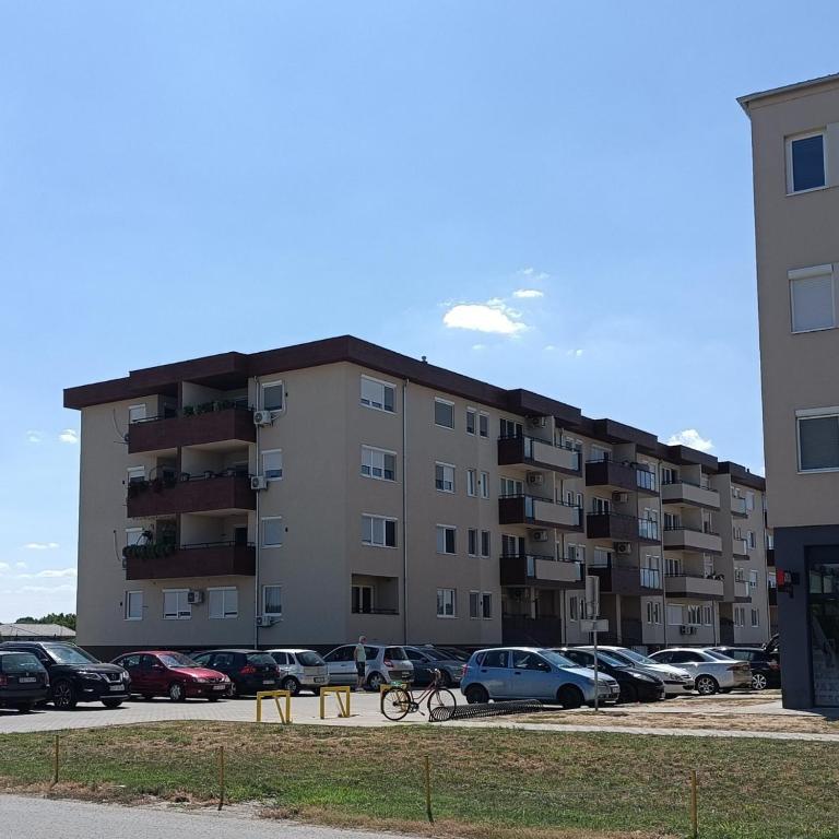 LIMA - One-Bedroom Apartment - Non-Smoking - 11