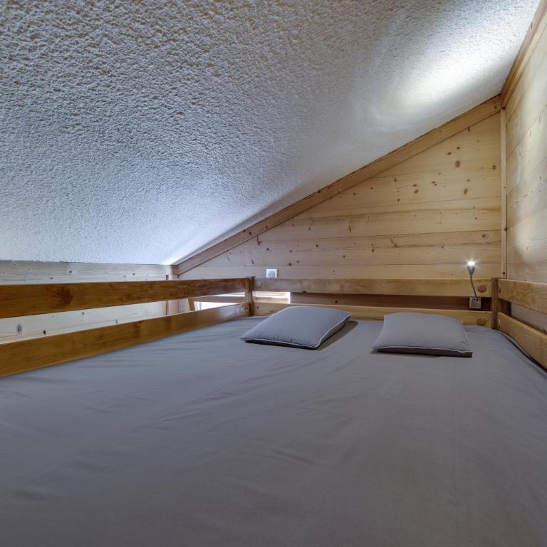 CHANTELOUVE Tres bel appartement avec une jolie Vue - Two-Bedroom Apartment - 10