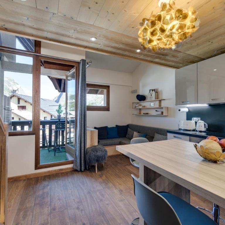 CHANTELOUVE Tres bel appartement avec une jolie Vue - Two-Bedroom Apartment - 1