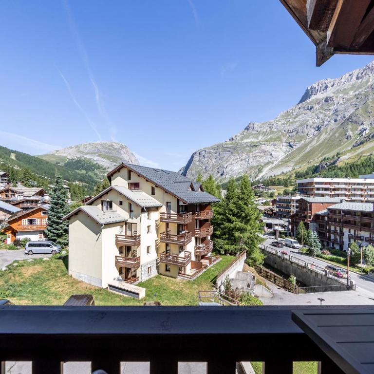 CHANTELOUVE Tres bel appartement avec une jolie Vue - Two-Bedroom Apartment - 13