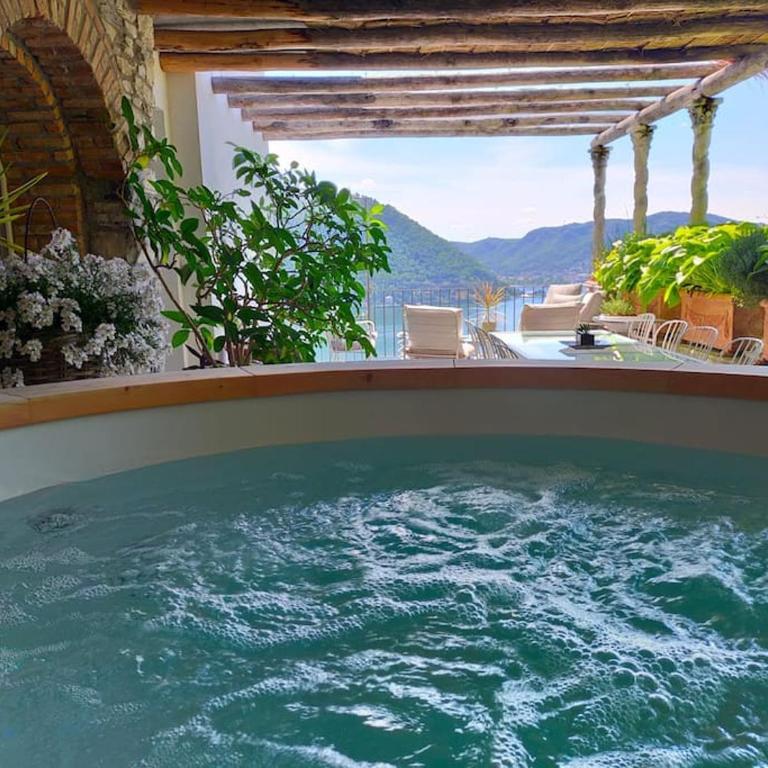 Il Monsignore - Finnish WoodenJacuzzi and Stunning Lake Views - Appartamento con 2 Camere da Letto - 1