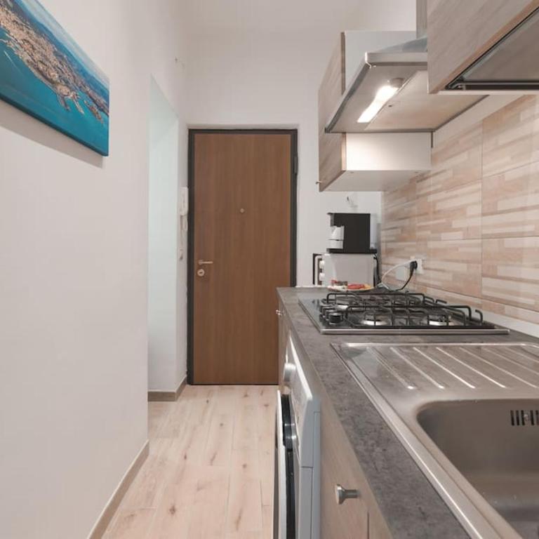 Free WiFi - Netflix - Sterpeto Elegant Suite - Appartamento con 1 Camera da Letto - 3