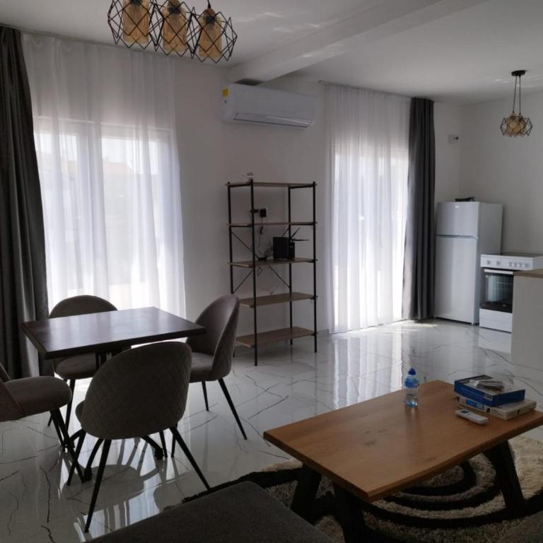 Apartmani Srdanovic - Apartman s 2 Spavaće Sobe sa Balkonom i Terasom - 6