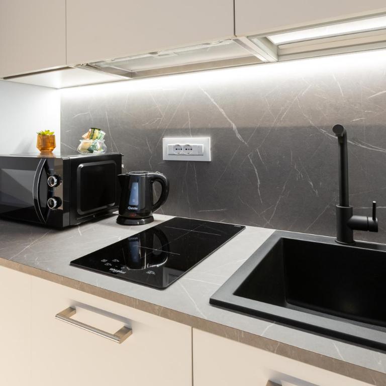 HOMEY I Teatro Romano Apartments - Suite Superior - 2