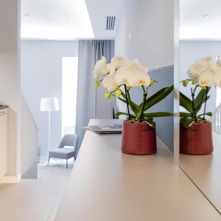 HOMEY I Teatro Romano Apartments - Suite Superior - 3
