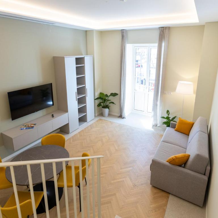 HOMEY I Teatro Romano Apartments - Appartamento con 1 Camera da Letto con Balcone e Vista Città - 4