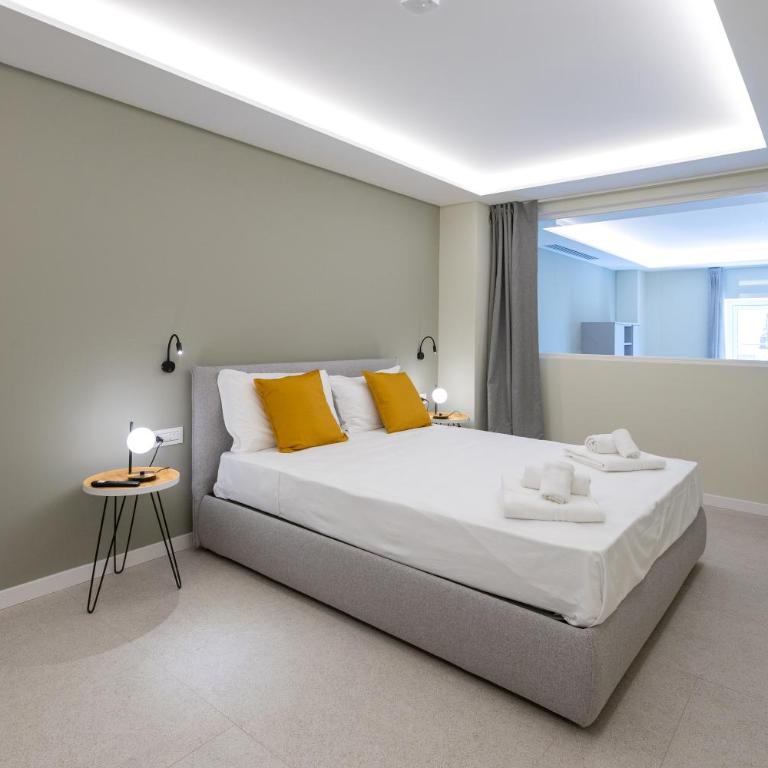 HOMEY I Teatro Romano Apartments - Appartamento con 1 Camera da Letto con Balcone e Vista Città - 5